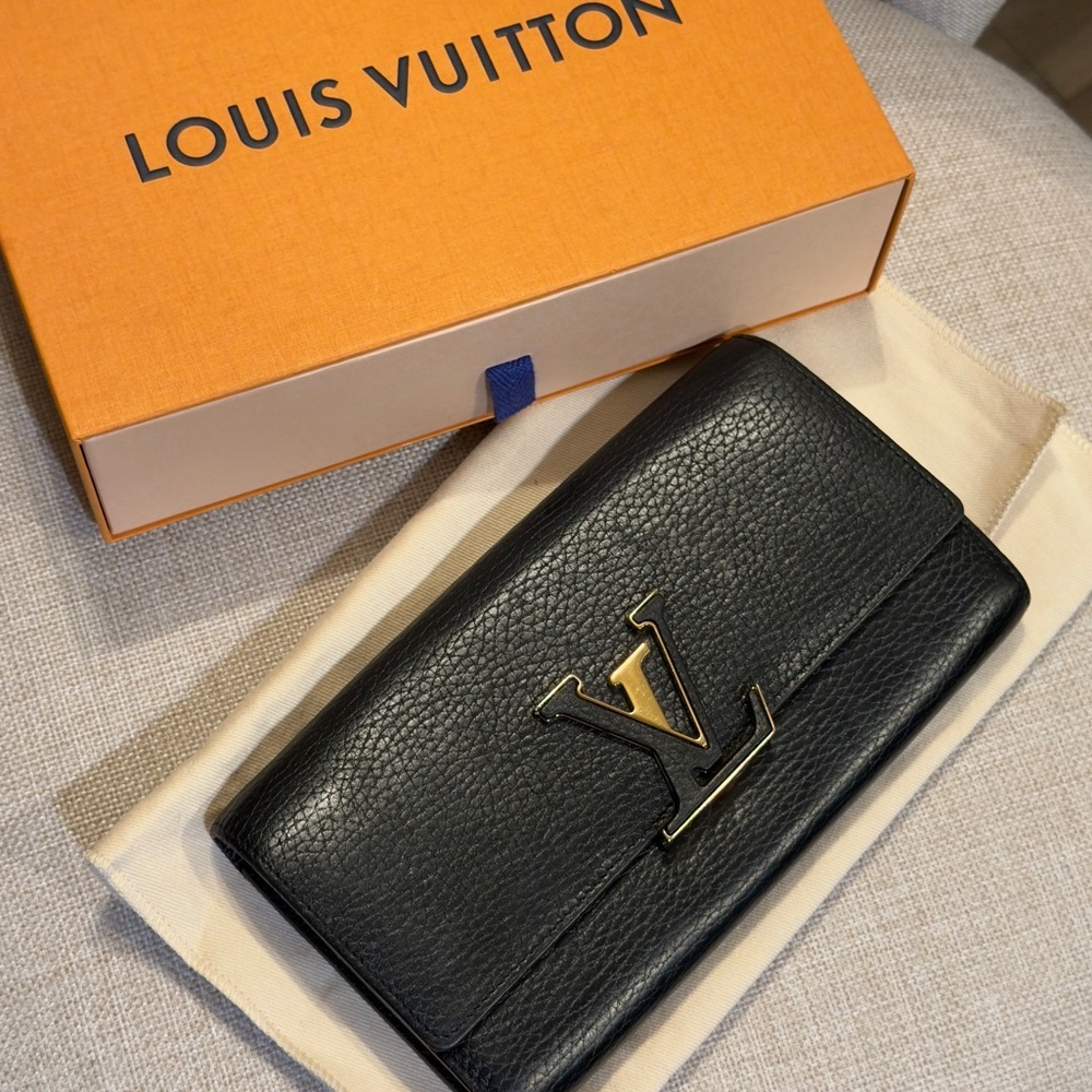 LOUIS VUITTON Capucines Taurillon Black Pink Leather Gold LV Buckle Large Wallet - Picture 4 of 16